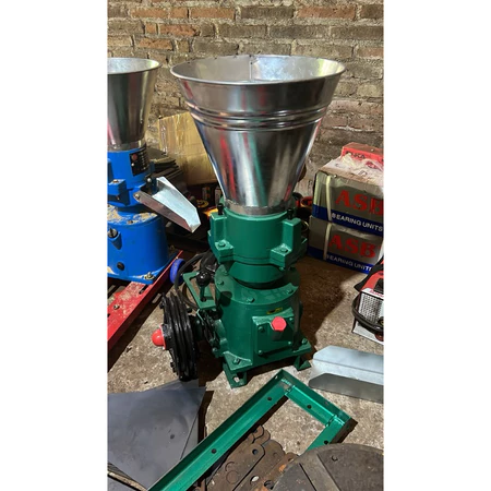 Mesin cetak pellet vertikal 3 roler,